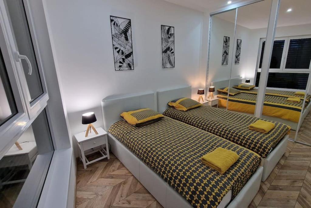 Suite Prestige Logement Neuf Avec Spa Et Ecran De Cinema En Rez De Jardin Кольмар Экстерьер фото